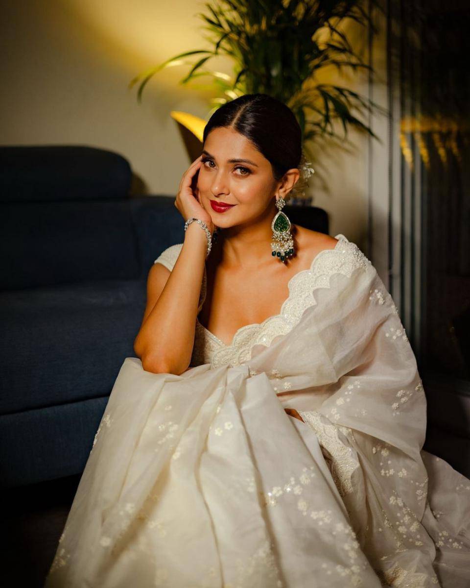 Jennifer Winget (instagram.com/jenniferwinget1)