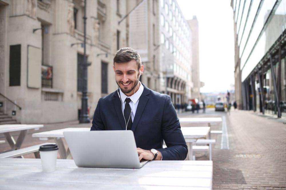 Ilustrasi freelancer (pexels.com/Andrea Piacquadio)