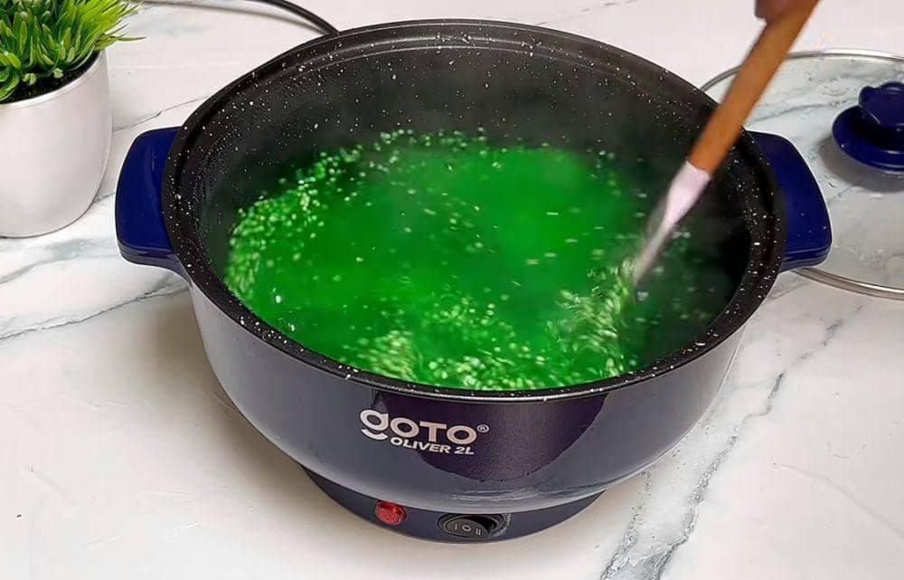 ilustrasi merebus sagu mutiara (YouTube.com/HOBI MASAK)