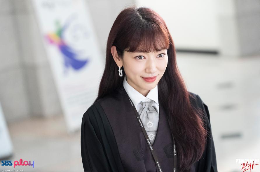 7 Reward yang Diterima Justitia di Ending The Judge from Hell
