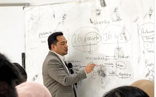 Wacana KPU Jadi Lembaga Ad Hoc, DPR: Tunggu Momentum Revisi UU Pemilu
