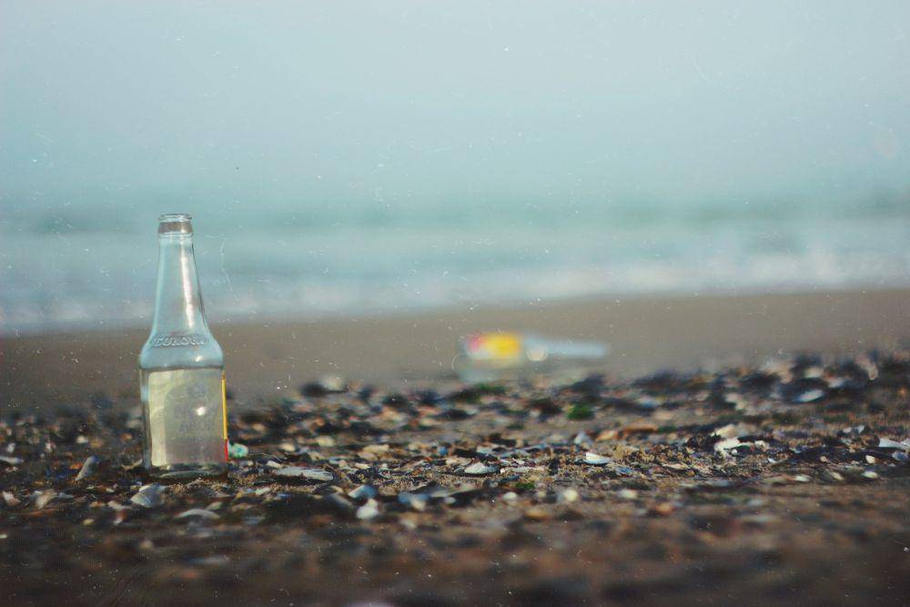 ilustrasi meninggalkan sampah (unsplash.com/_vova_dr)