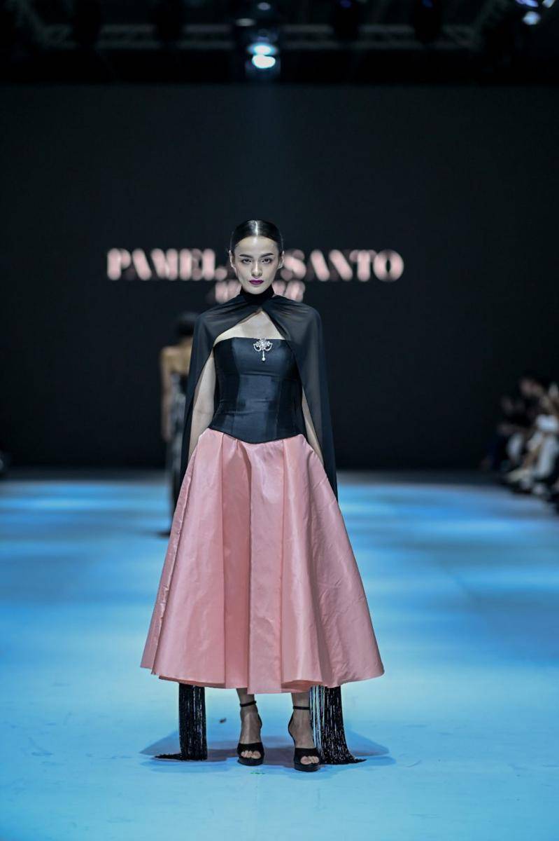 Koleksi Pamela Usanto di Jakarta Fashion Week 2025 (dok. Jakarta Fashion Week)