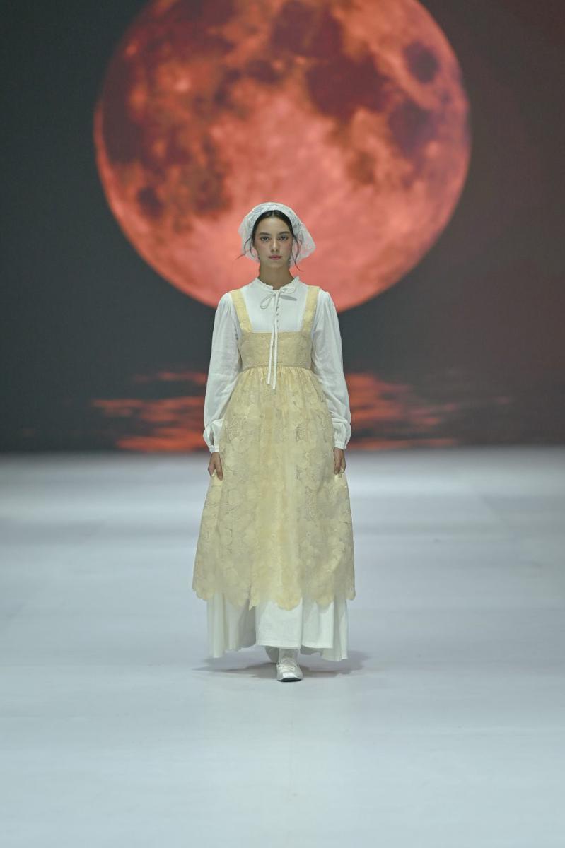 Koleksi STARRY di Jakarta Fashion Week 2025 (dok. Jakarta Fashion Week)
