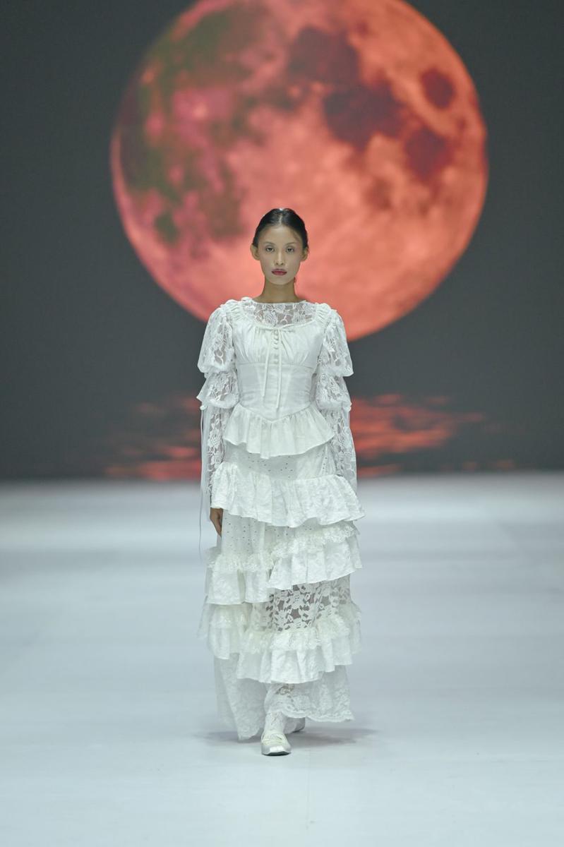 Koleksi STARRY di Jakarta Fashion Week 2025 (dok. Jakarta Fashion Week)