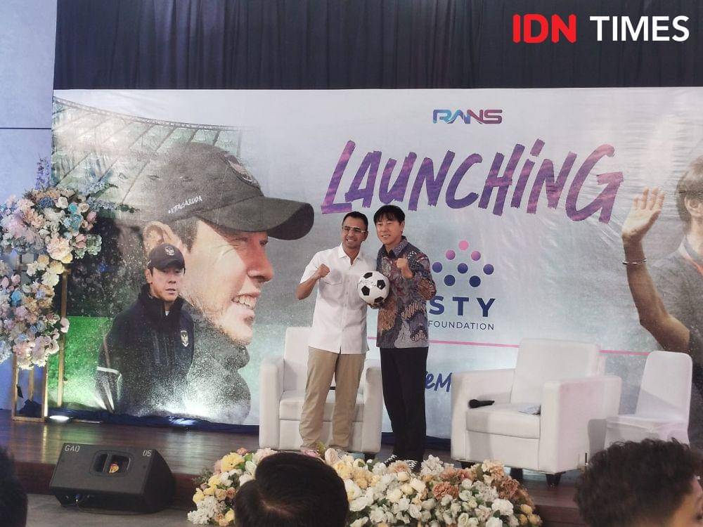 Peluncuran STY Foundation di RANS Office. (IDN Times/Sandy Firdaus)