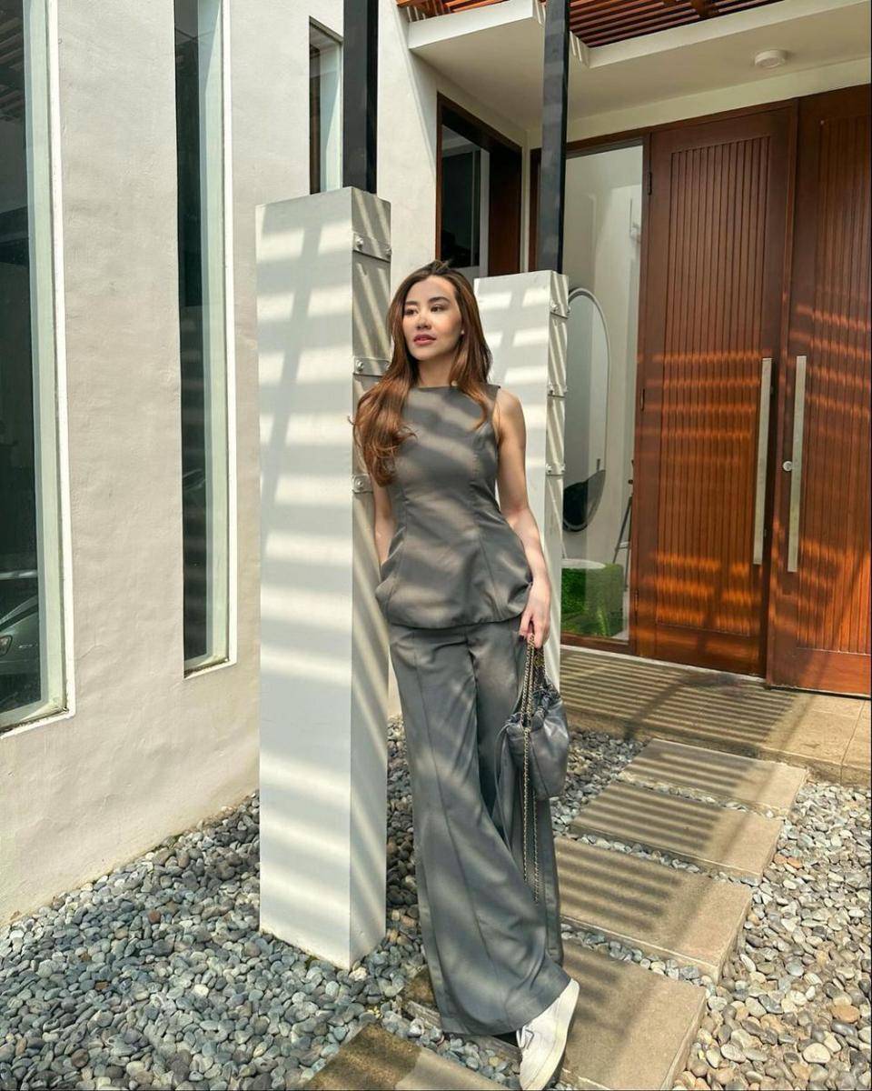 referensi outfit one set ala Aaliyah Massaid (instagram.com/aaliyah.massaid)