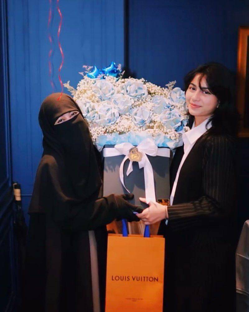 potret Ummi Pipik di ultah Sintya Marisca (instagram.com/meawpau)