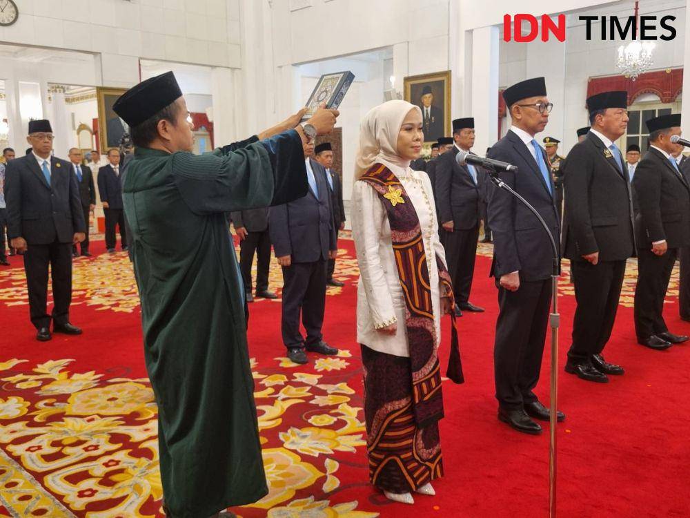 Presiden Prabowo lantik Iffa Rosita jadi Komisioner KPU pada Selasa (5/11/2024). (IDN Times/Ilman Nafi’an)