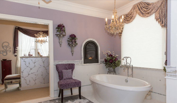ilustrasi kamar mandi bercat lavender (houzz.co.uk/J and L Interiors, LLC)