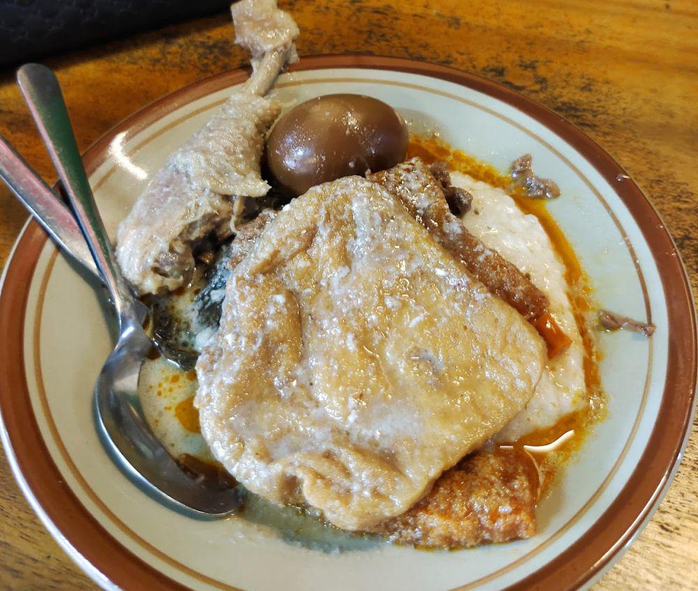 5 Tempat Makan Bubur Gudeg di Solo, Pas untuk Kulineran Malam