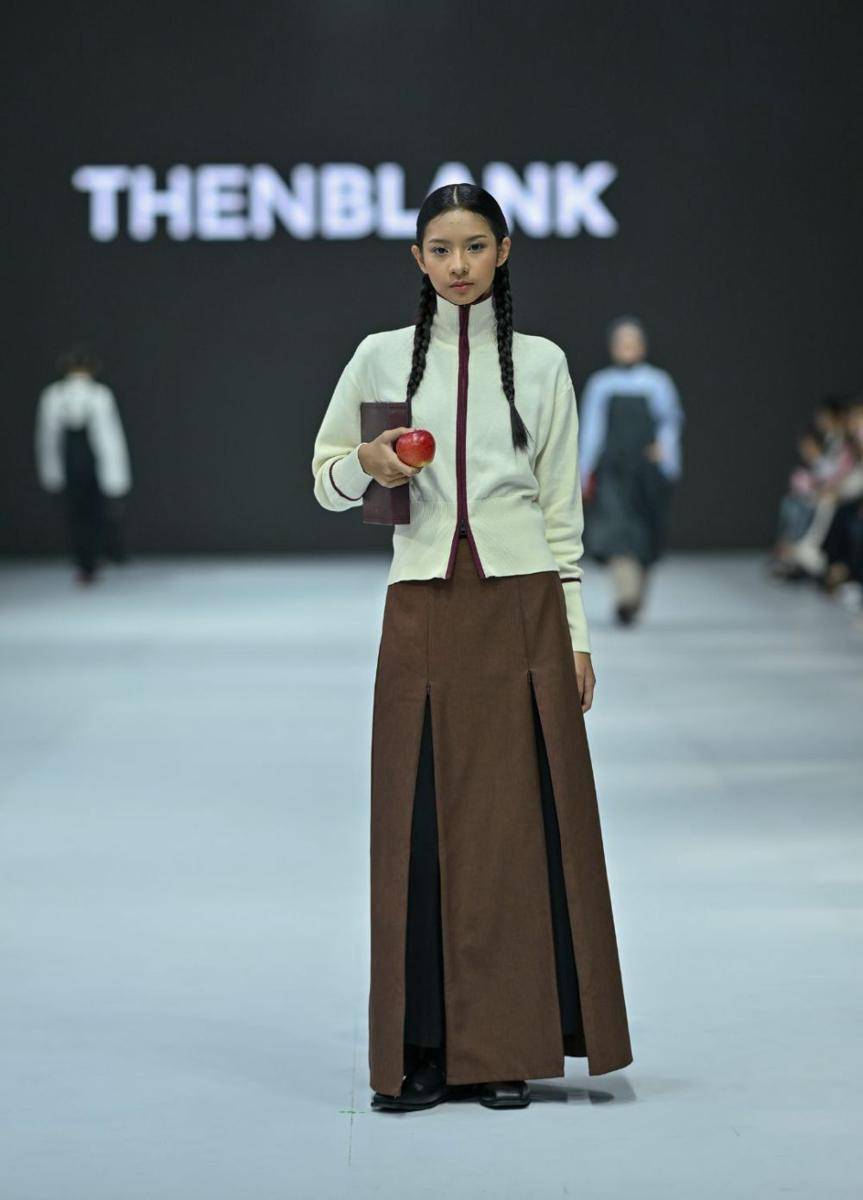 koleksi THENBLANK di JFW 2025 (dok. Jakarta Fashion Week/Dandy Hendrata)