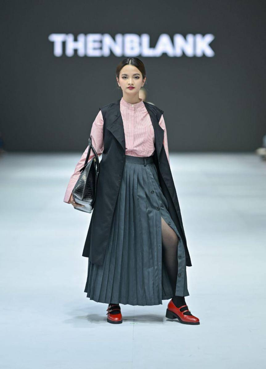 koleksi THENBLANK di JFW 2025 (dok. Jakarta Fashion Week/Dandy Hendrata)