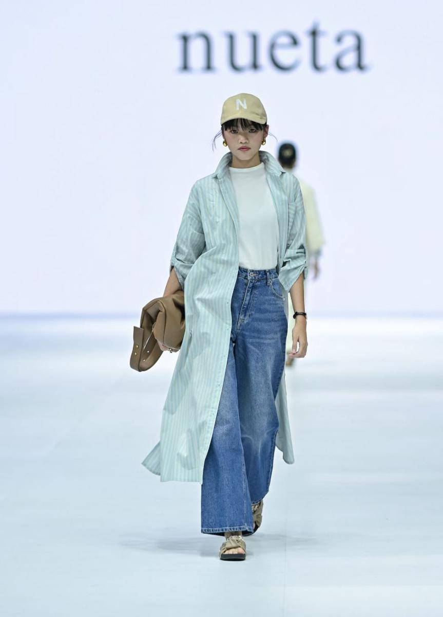 koleksi Nueta di Jakarta Fashion Week 2025 (dok. Jakarta Fashion Week/Dandy Hendrata)