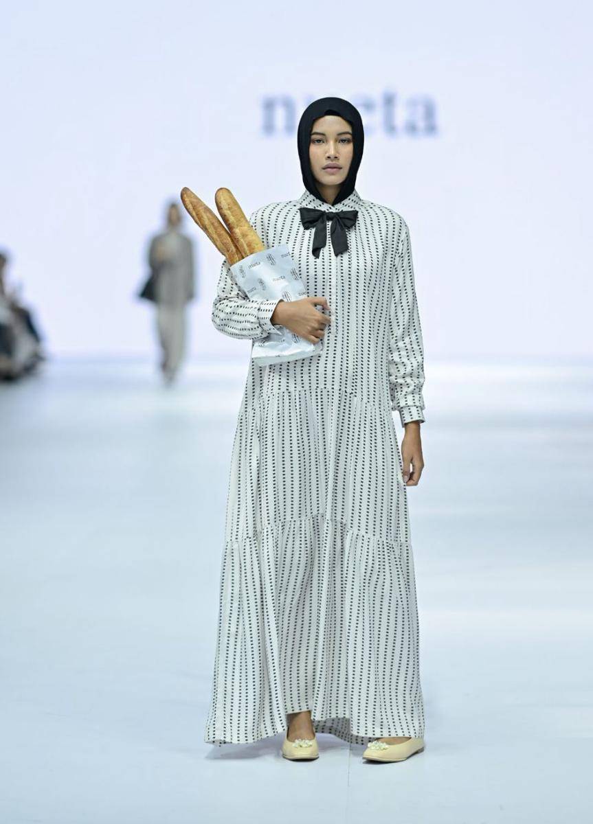 koleksi Nueta di Jakarta Fashion Week 2025 (dok. Jakarta Fashion Week/Dandy Hendrata)