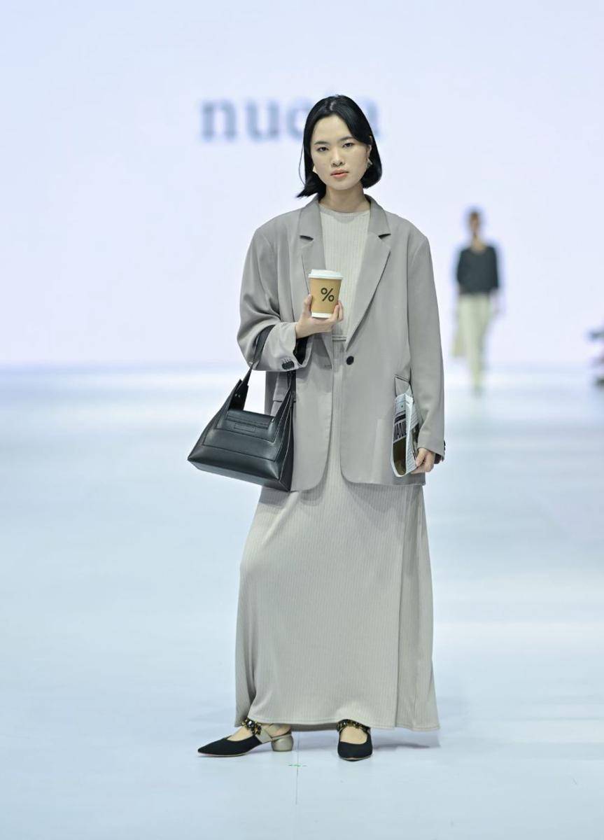 koleksi Nueta di Jakarta Fashion Week 2025 (dok. Jakarta Fashion Week/Dandy Hendrata)