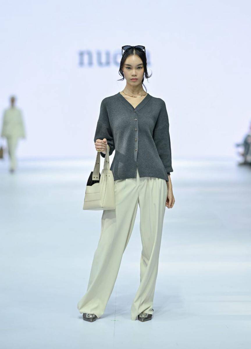 koleksi Nueta di Jakarta Fashion Week 2025 (dok. Jakarta Fashion Week/Dandy Hendrata)
