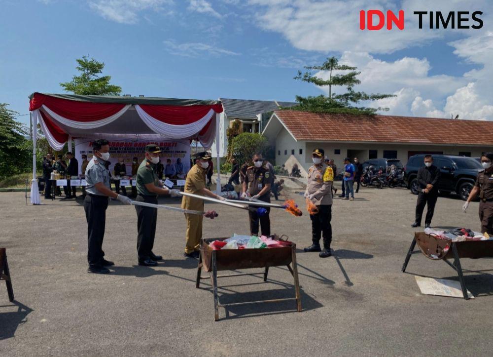Kejari Balam Musnahkan Barang Bukti dari 217 Kasus