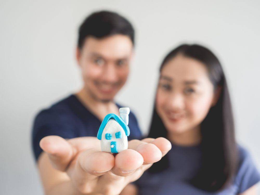Pasangan yang punya impian miliki rumah idaman (123rf/sevendeman)