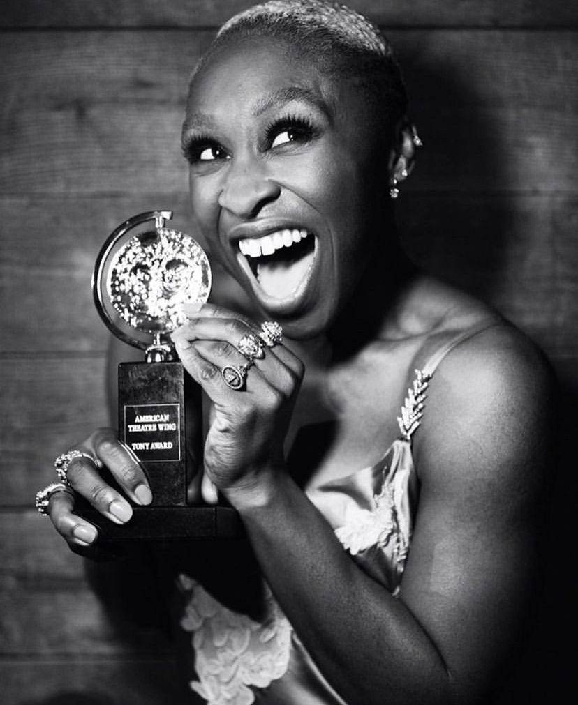 potret Cynthia Erivo menangkan piala Tony Award (instagram.com/cynthiaerivo)