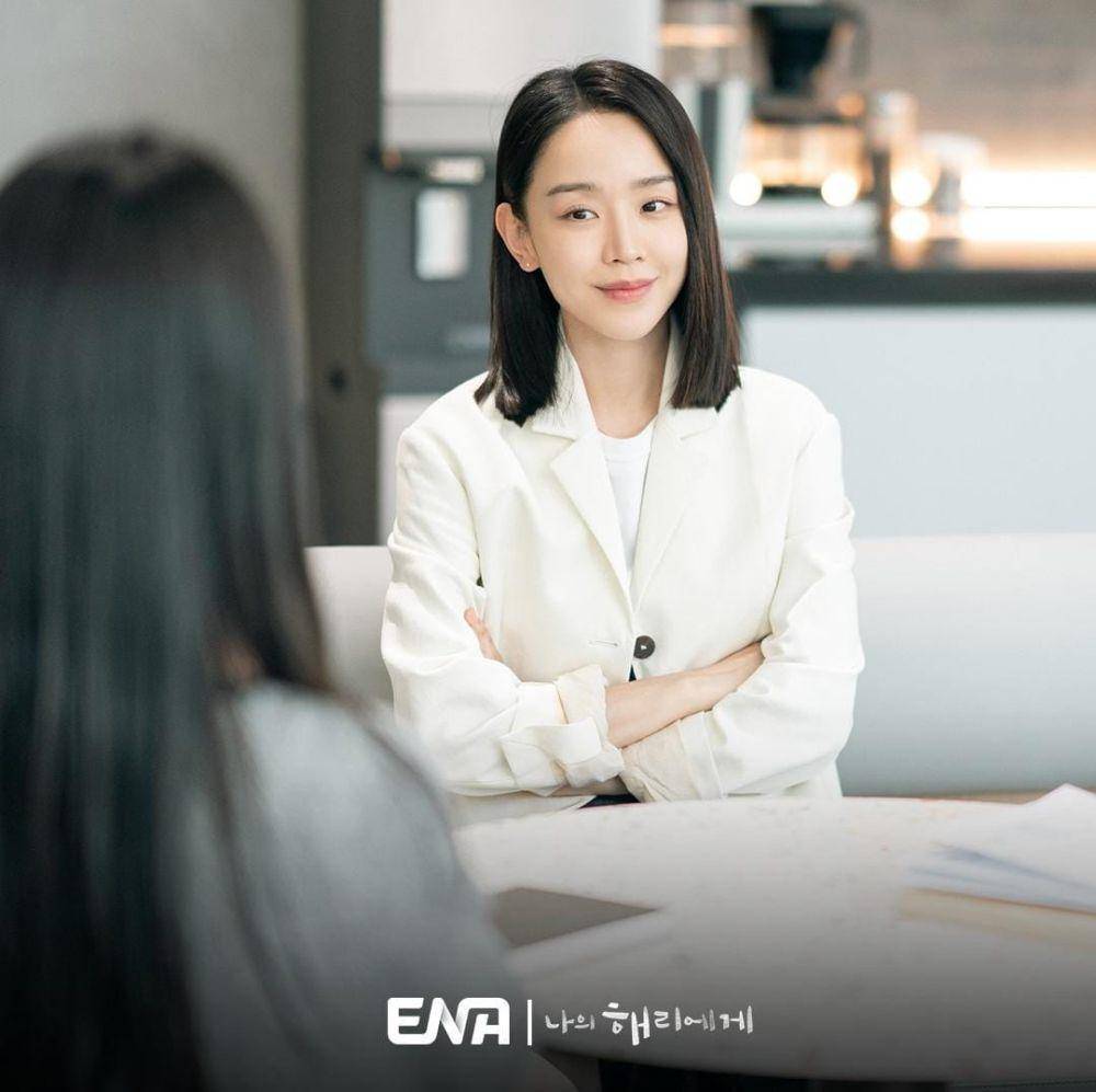 Shin Hye Sun di drama Dear Hyeri (instagram.com/channel.ena.d)