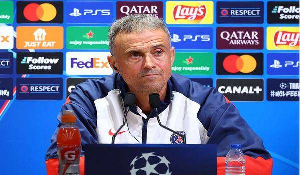 Pelatih PSG Luis Enrique konferensi pers jelang vs Atletico Madrid. (psg.fr)