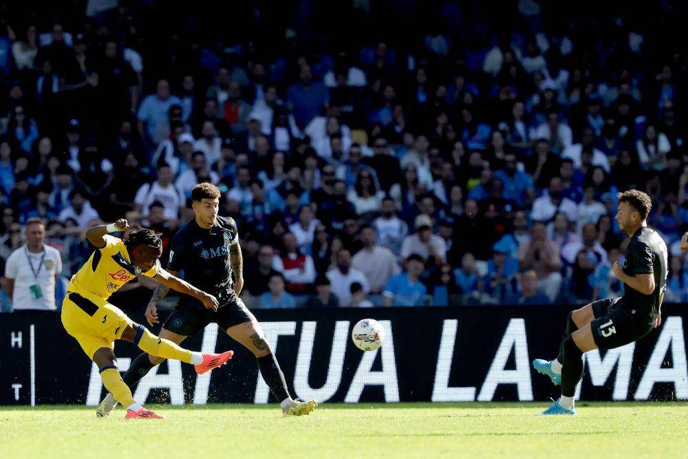 Napoli melawan Atalanta di Serie A 2024/2025. (legaseriea.it)