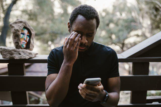 5 Solusi Atasi Low Self-Esteem Akibat Kecanduan Media Sosial