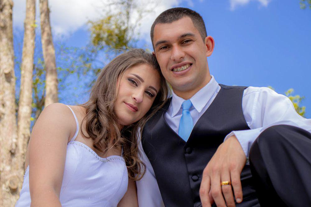 6 Unggahan Terlarang untuk Pengantin Baru, Cringe Abis di Medsos!