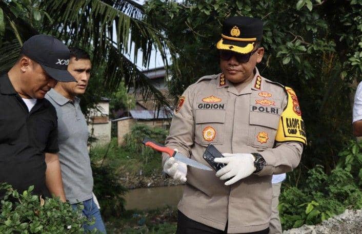Pisau yang digunakan pelaku dalam menggorok korbannya (dok.Polrestabes Medan)