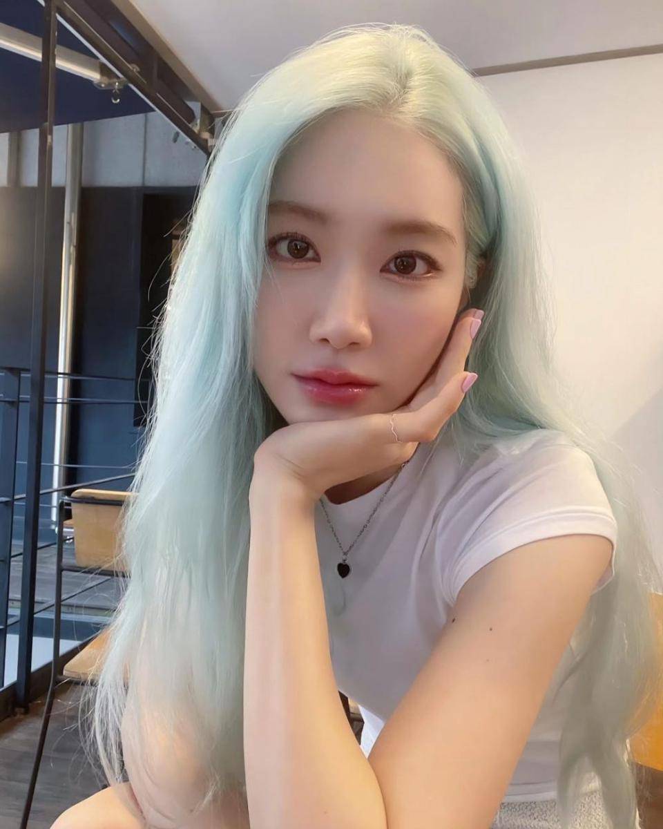 potret Youngheun (instagram.com/youngheuneeda)