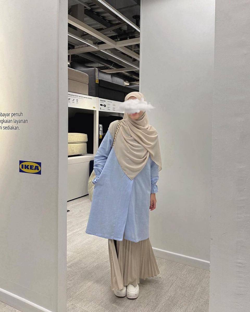 Inspirasi OOTD hijab syari selebgram Lida Lubis (instagram.com/khalidaalbs)