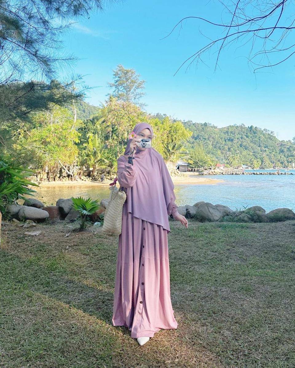 Inspirasi OOTD hijab syari selebgram Windy Erlisa (instagram.com/windyerlisa)
