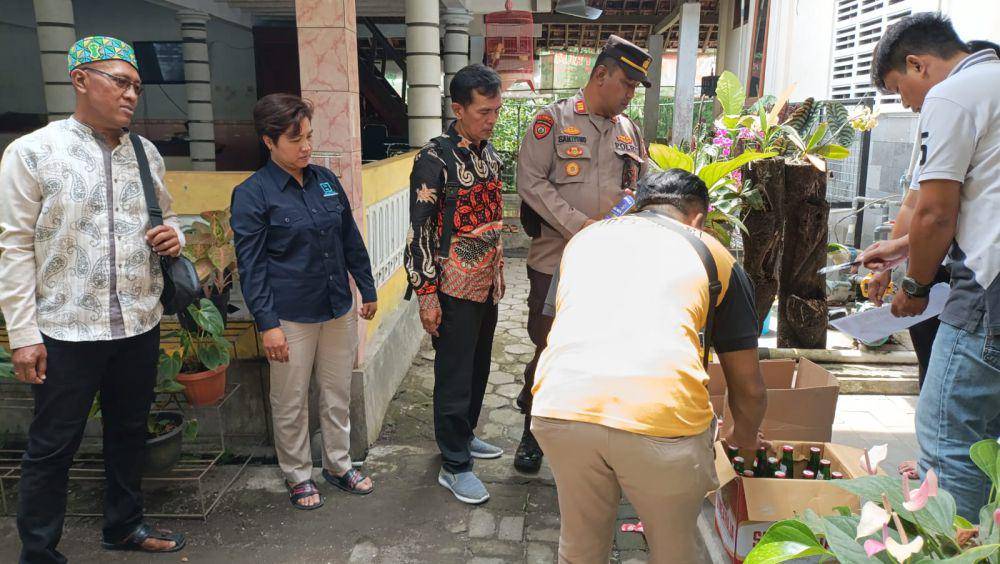 Penertiban penjualan miras di Sleman. (Dok. Istimewa)