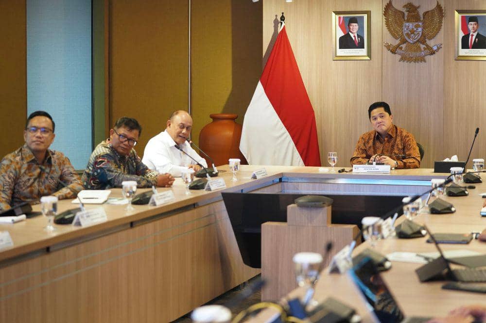 Menteri Badan Usaha Milik Negara (BUMN) Erick Thohir mengadakan pertemuan dengan Kepala Badan Gizi Nasional Dadan Hindayana untuk membahas kerja sama strategis dalam mempercepat program swasembada pangan nasional. (Dok. PLN)