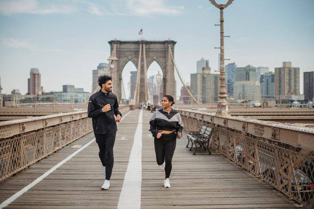 Ilustrasi jogging bareng pasangan (pexels.com/Ketut Subiyanto)