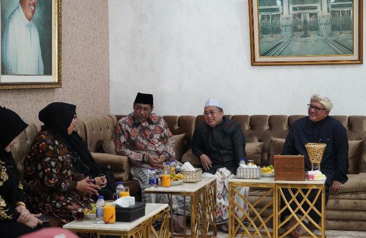 Pengasuh Ponpes Dalwa, Puji Keberhasilan Risma Tutup Dolly