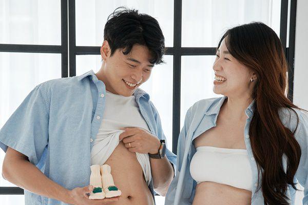 7 Potret Maternity Istri Jang Hansol, Konsepnya Gemes Banget