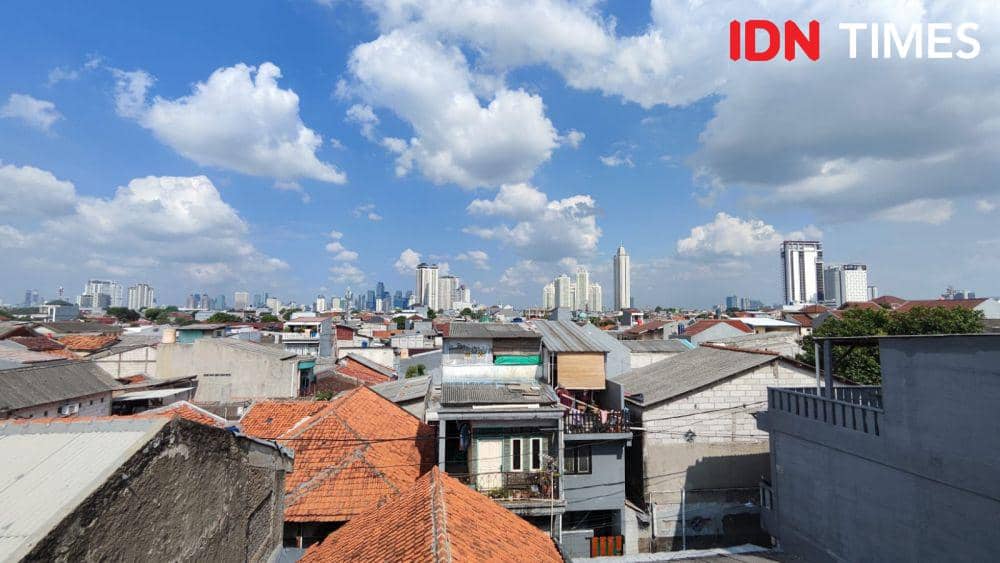 Potret pemukiman padat di kawasan Cipulir, Kebayoran Lama, Jakarta Selatan (IDN Times/Yosafat Diva Bayu Wisesa)