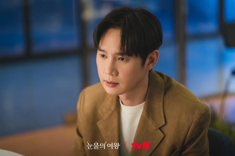 Park Sung Hoon di drama Queen of Tears (Dok. tvN/Queen of Tears)