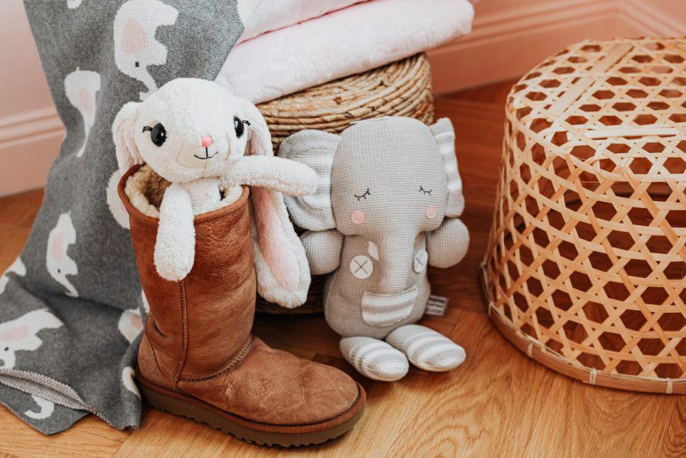 7 Inspirasi Tempat Memajang Boneka, Rapi dan Menarik!