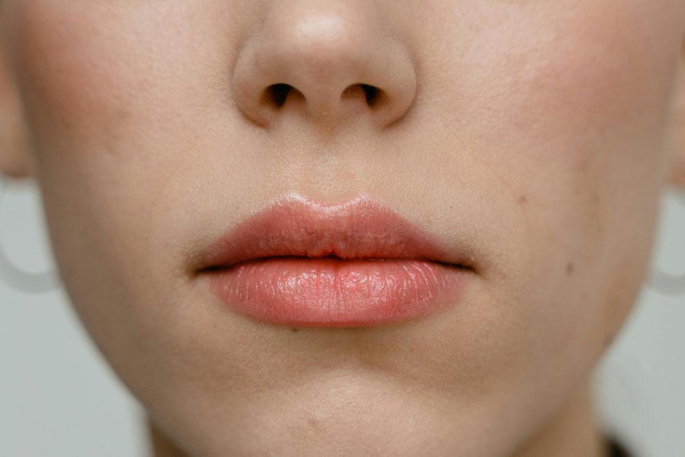 5 Langkah Lip Care Efektif untuk Atasi Bibir Hitam dan Kering, Cobain!