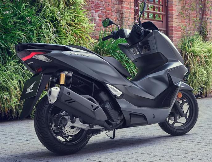 Honda Luncurkan PCX 160 Generasi Terbaru Pekan Depan?