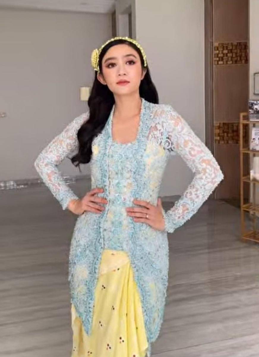 Kebaya siraman Febby Rastanty (instagram.com/fadlan_indonesia)