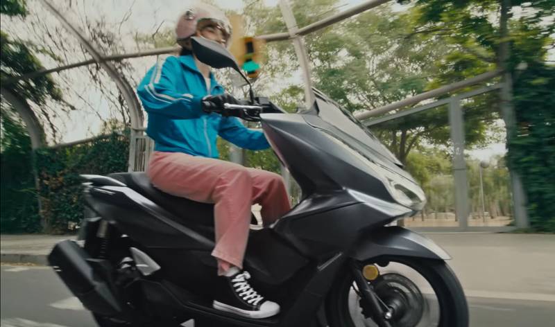 Honda PCX 2025 (dok. YouTube/Honda Motorcycles Europe)