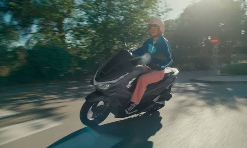 Honda PCX 2025 (dok. YouTube/Honda Motorcycles Europe)