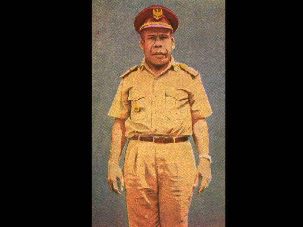 foto Frans Kaisiepo merupakan nama pahlawan di uang 10.000 baru (commons.wikimedia.org/Armed Forces of the Republic of Indonesia)