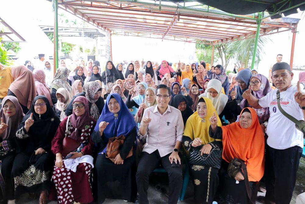 Rico Waas bersilaturahmi bersama Bilal Mayit dan Penggali Kubur Kota Medan pada Senin (4/11/2024).