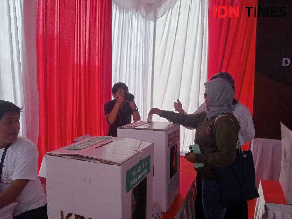 Simulasi dilakukan untuk meminimalisasi kesalahan pada saat hari H pemungutan dan penghitungan suara. (IDN Times/Erik Alfian)