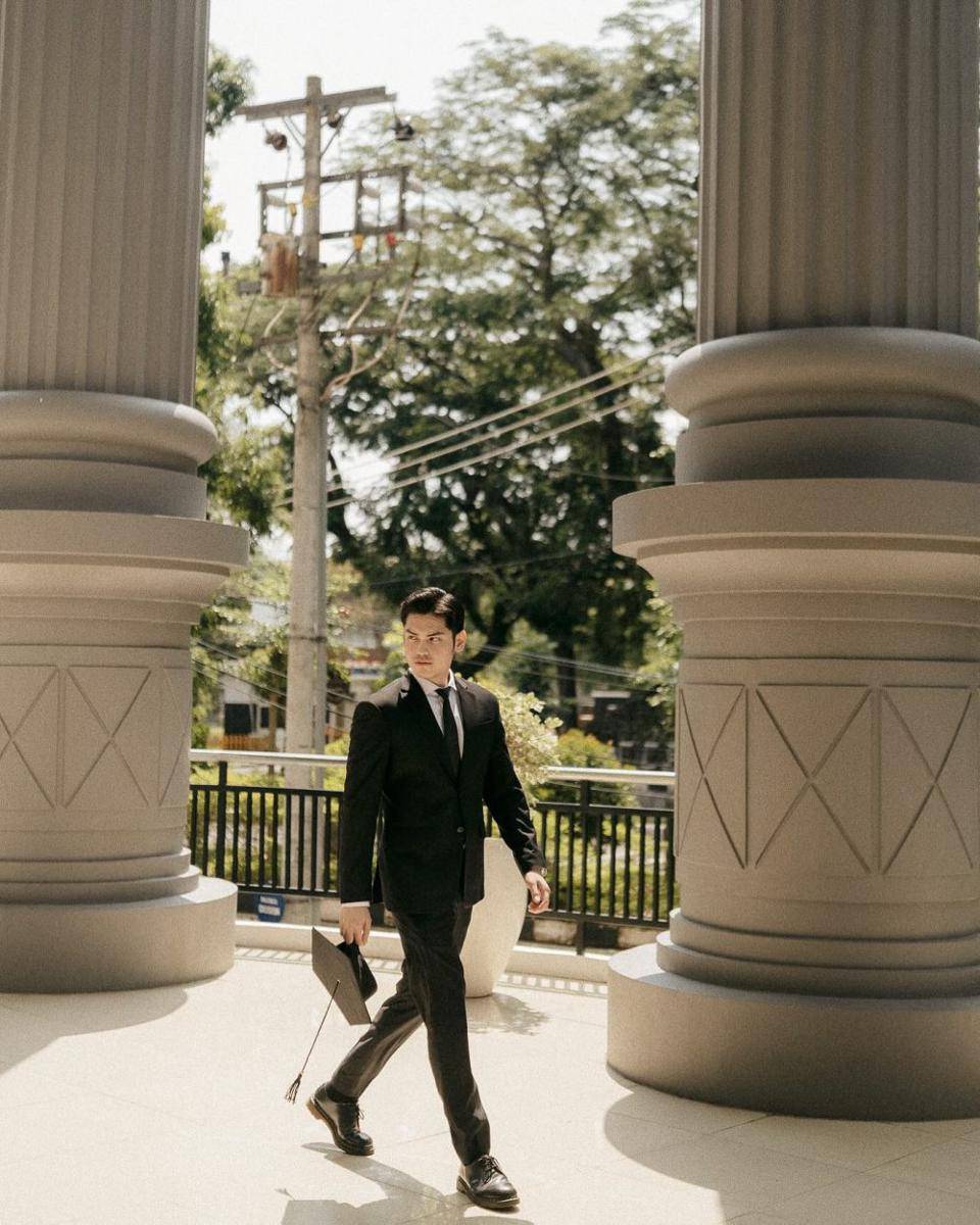 Irzan Faiq wisuda S1 (Instagram.com/irzannfaiq)